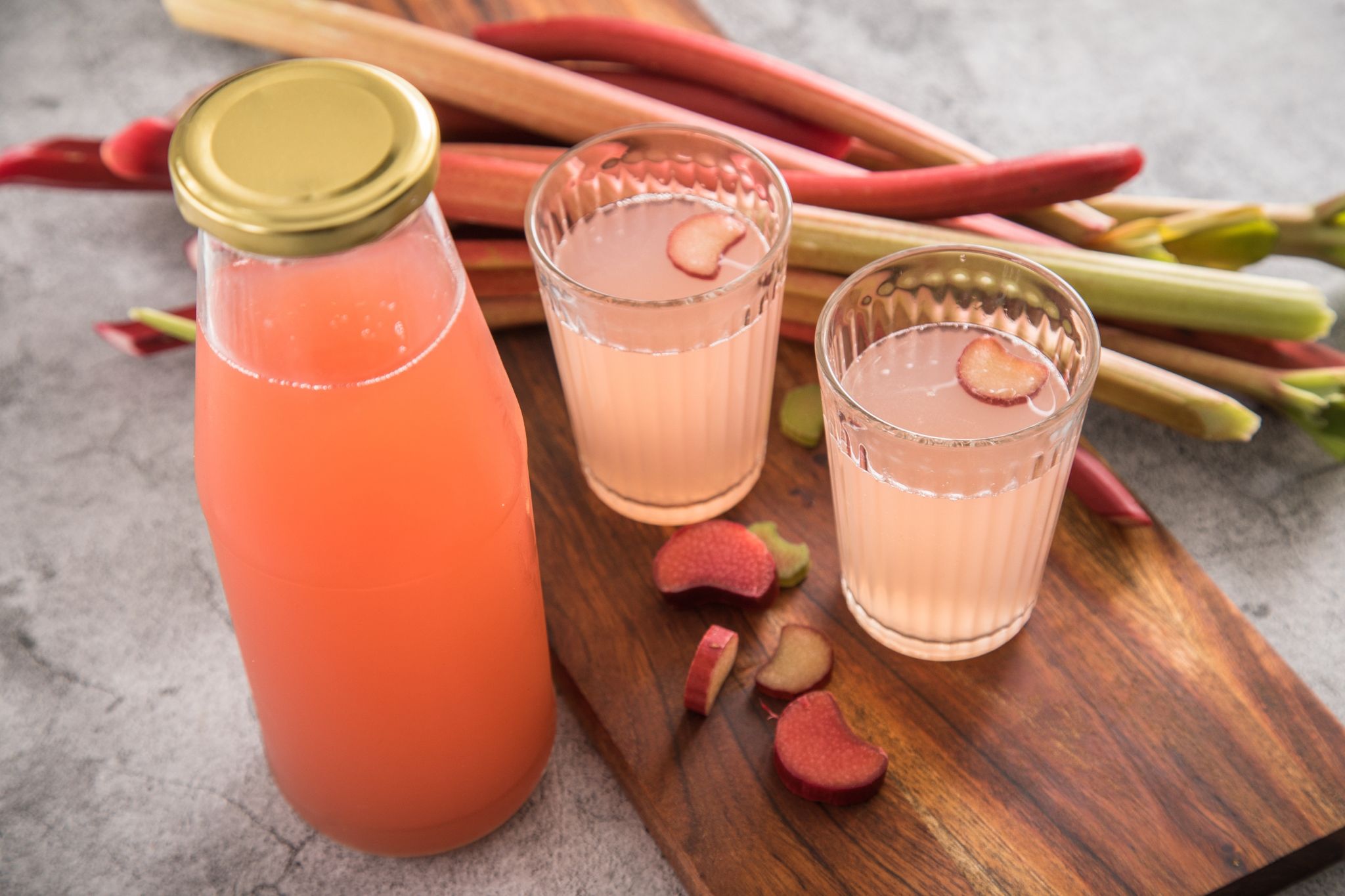 Rhabarberschorle selbst machen so geht's Foodblog