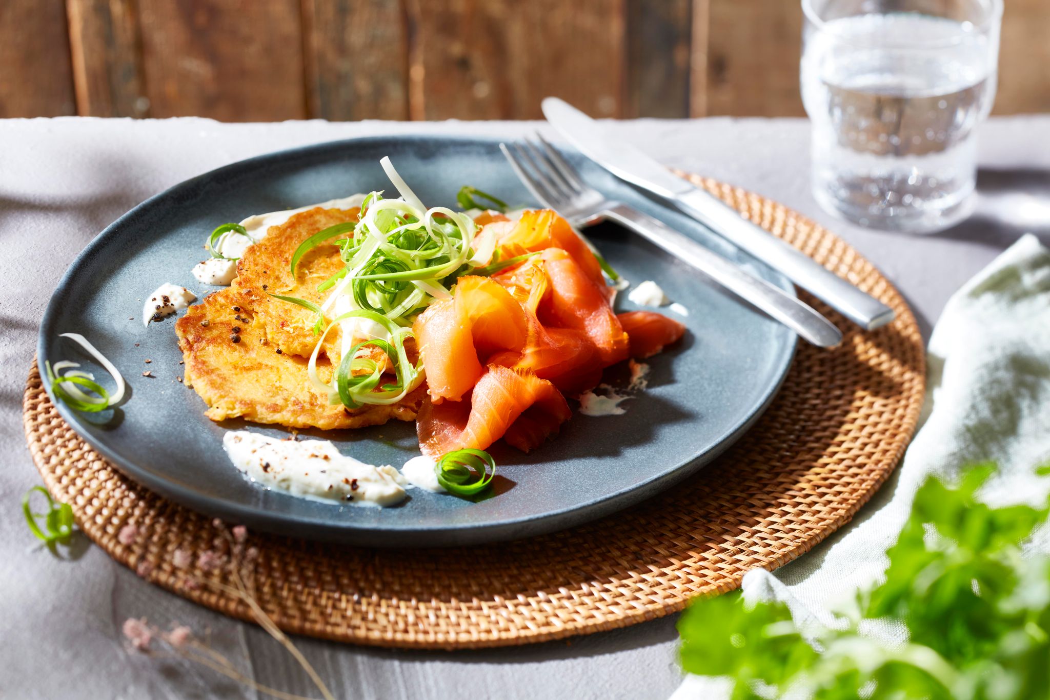 Rustikal trifft sommerliche Frische: Kartoffel-Kimchi-Rösti