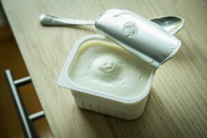 Skyr gilt als Eiweißbombe – doch Magerquark hat mehr davon