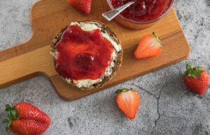 Test: Diese Erdbeer-Fruchtaufstriche schneiden am besten ab