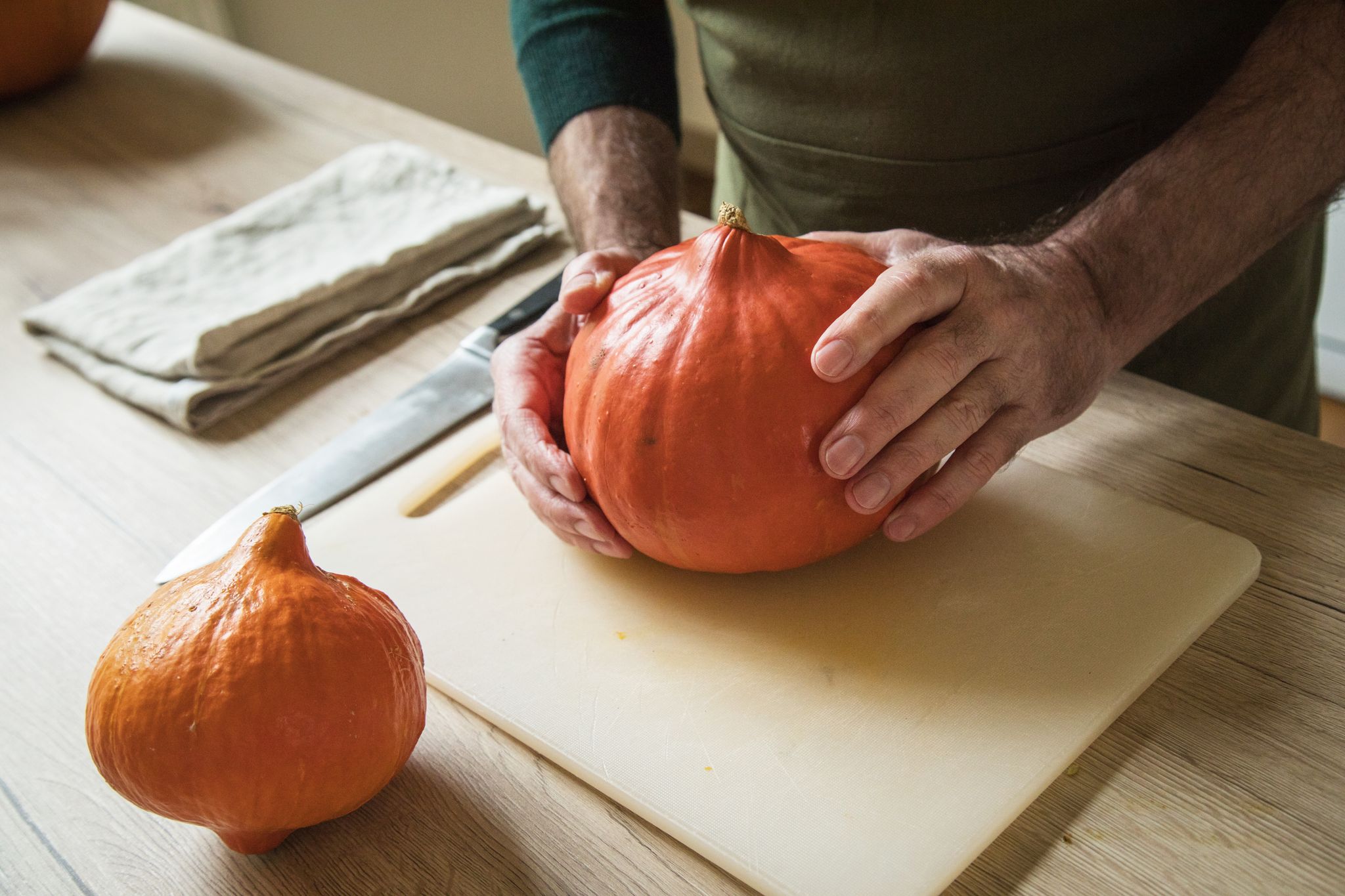 Halloween-Kürbis clever verwerten: Her mit Püree und Kernen