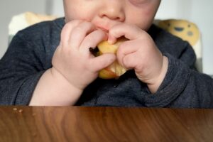 Kleine Stücke landen bei Mini-Kids leicht «im falschen Hals»