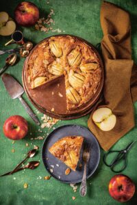 Versunkener Apfelkuchen: Für die Süße sorgt nur Dattelpaste