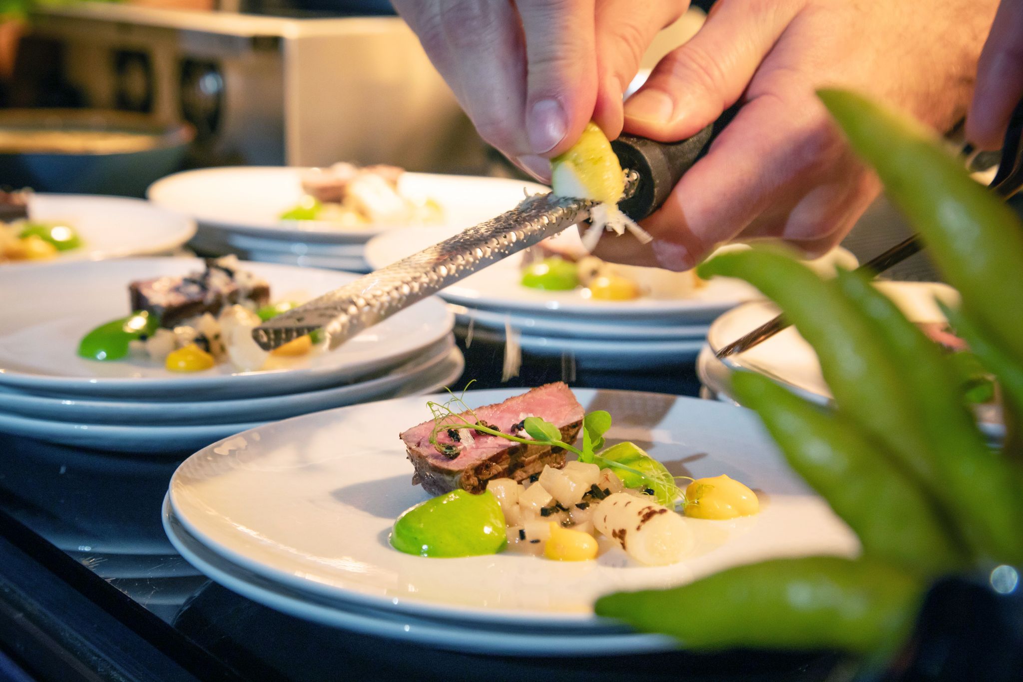 Festliche Styling-Tipps: Wie der Teller zur Bühne wird