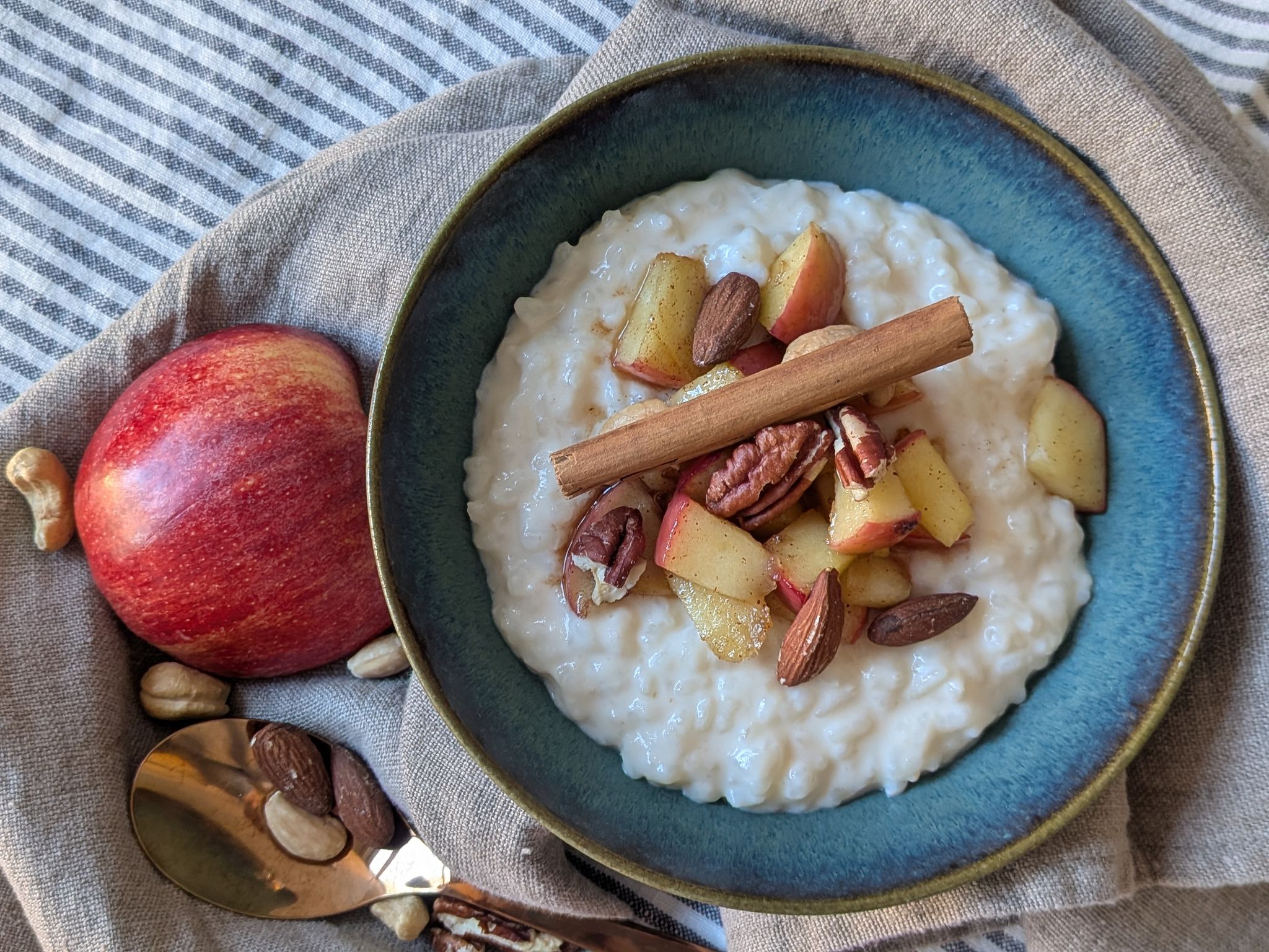 Winterlicher Milchreis wie aus dem Märchen