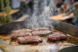 Knusprige Kruste, saftiger Kern: 6 Steak-Tipps vom Profi